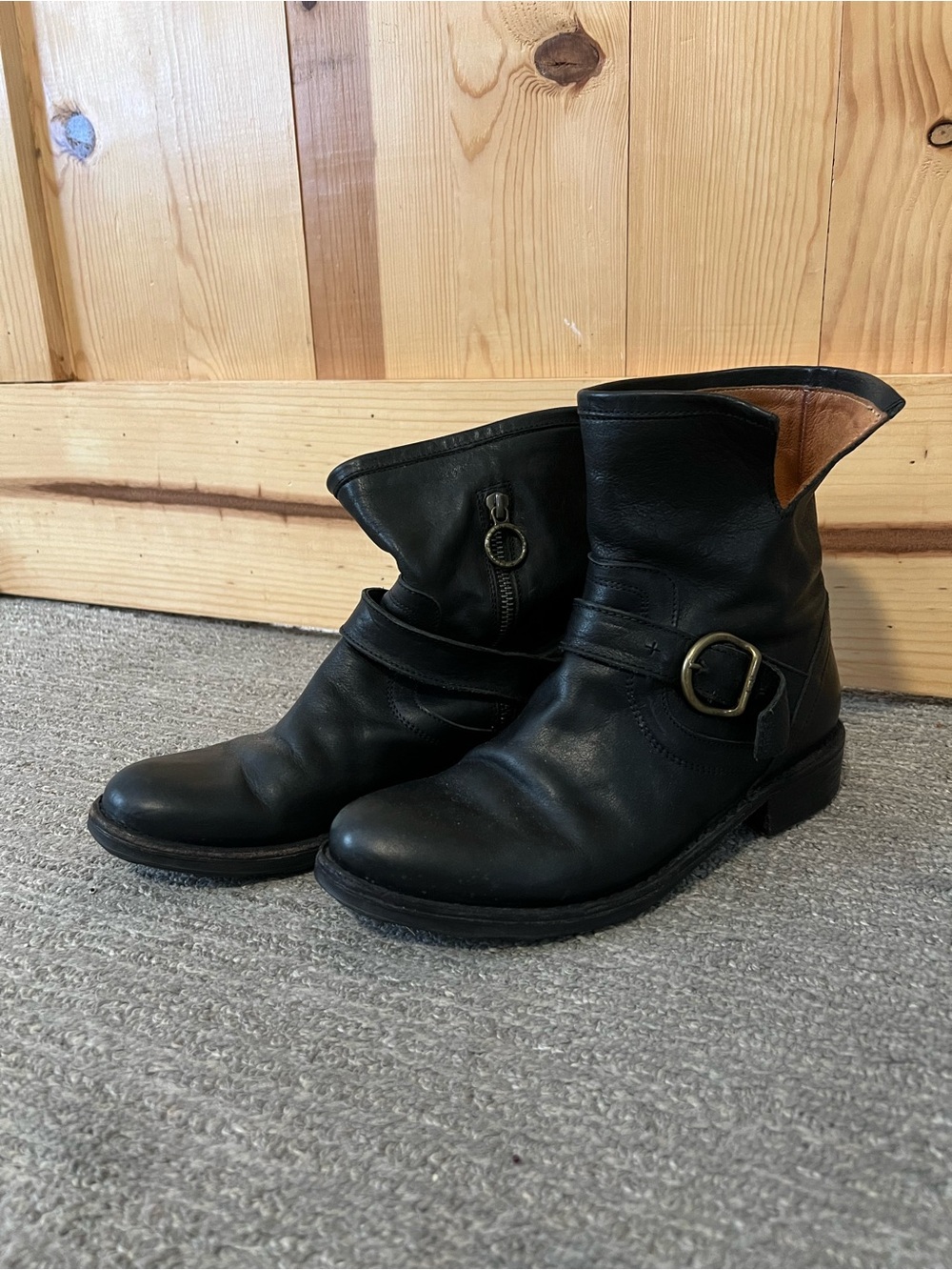 Genuinie Leather Italy made Combat Boots with Decorative Buckle